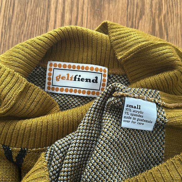 Gelt Fiend Orthodox Snowman and Family Hanukkah Sweater Size Small - Picture 7 of 7